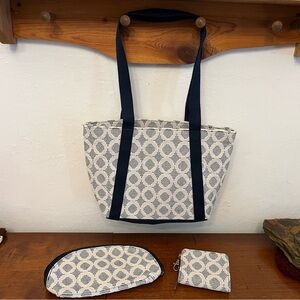 Thirty-One 31 Classic Day Bag bundle with matching wallet and zipper pouch